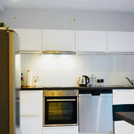Haus Im Gruenen Fuer 6 Personen-3 Schlafzimmer- 3 Baedern -Waschmaschine-Grosse Terrasse- Vollausgestattete Kueche Wolfsburg Exterior photo