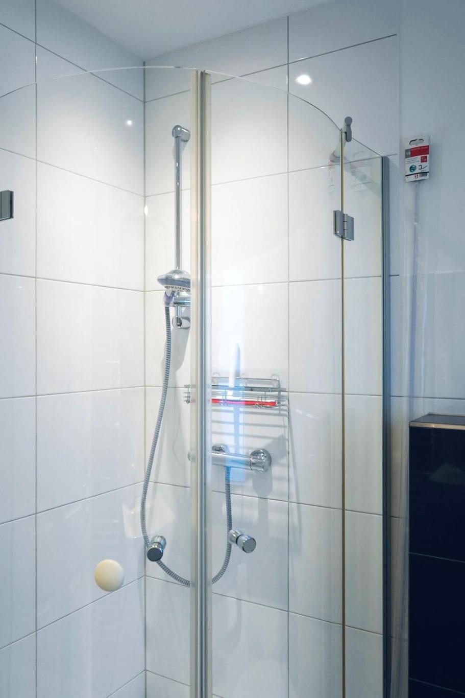 Haus Im Gruenen Fuer 6 Personen-3 Schlafzimmer- 3 Baedern -waschmaschine-grosse Terrasse- Vollausgestattete Kueche Apartment *