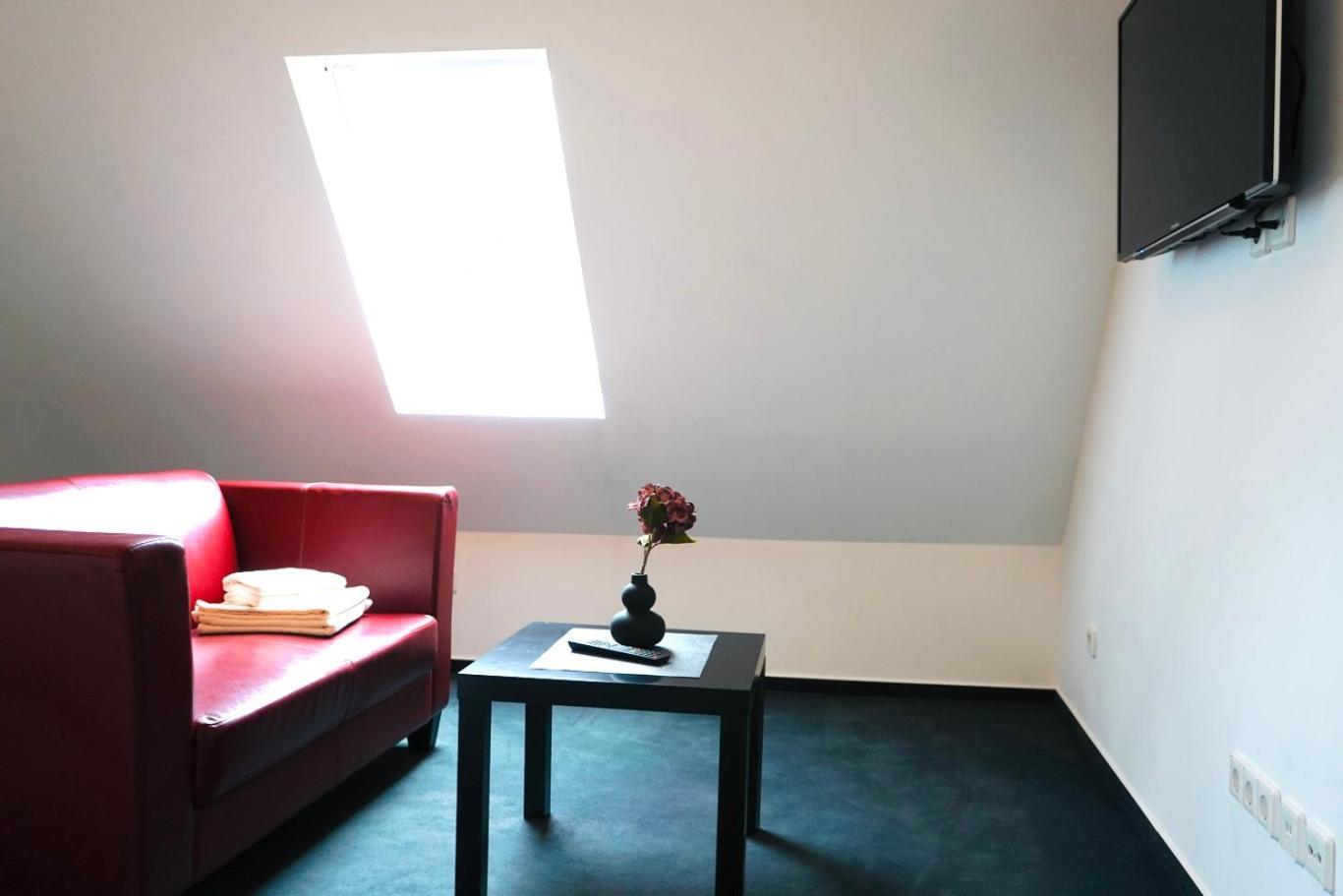 Apartment Haus Im Gruenen Fuer 6 Personen-3 Schlafzimmer- 3 Baedern -waschmaschine-grosse Terrasse- Vollausgestattete Kueche Wolfsburg